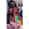 Image 8 : LOT OF NEW WOMEN'S CLOTHING SIZE SMALL APPROX 30PCS