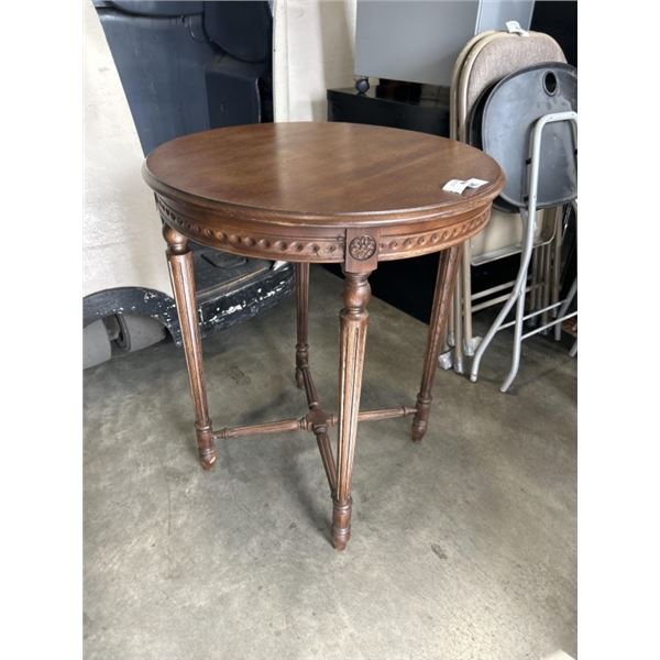 ANTIQUE OAK PARLOUR TABLE