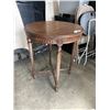 Image 1 : ANTIQUE OAK PARLOUR TABLE