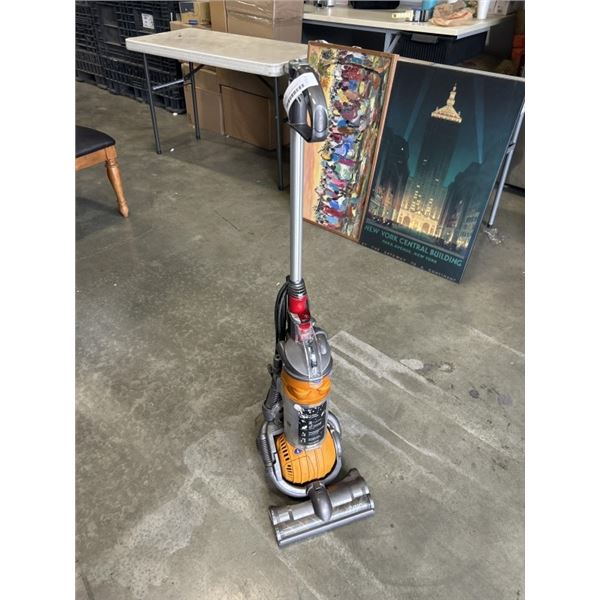 DYSON UPRIGHT VACUUM DC24