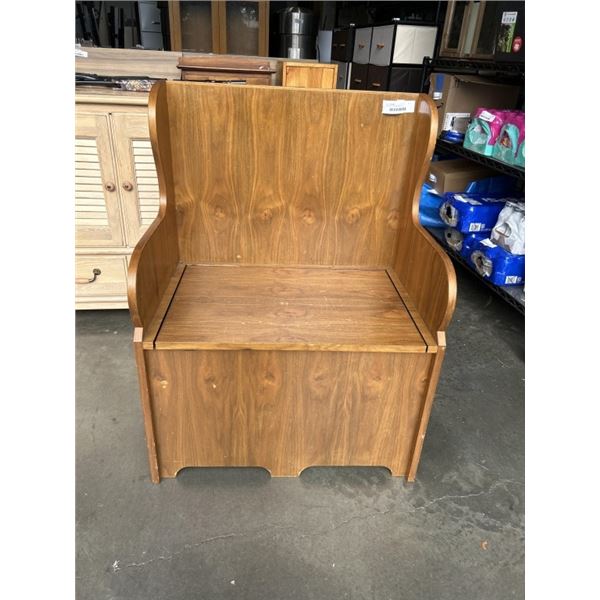VINTAGE STORAGE BENCH