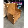 Image 2 : VINTAGE STORAGE BENCH