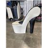 Image 1 : LARGE SHOE CHAIR