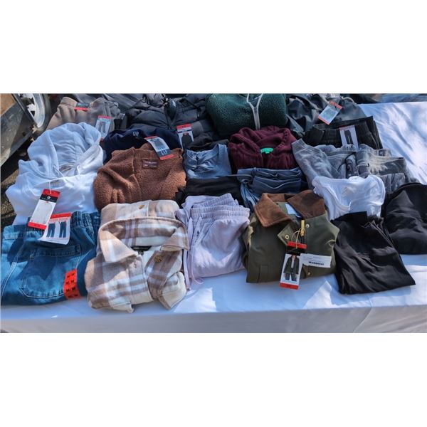 LOT OF NEW WOMEN'S CLOTHING SIZE M