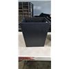 Image 2 : 4 NEW TIERRA VERDE PLASTIC PLANTERS, 12X12X12