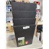Image 1 : 4 NEW TIERRA VERDE PLASTIC PLANTERS, 12X12X12