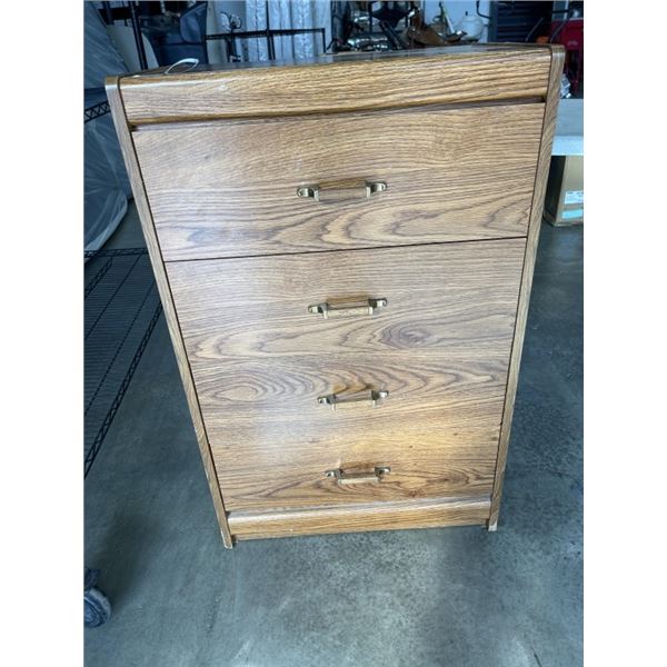 4 DRAWER WOOD DRESSER