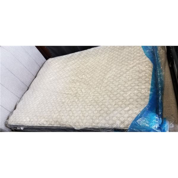 QUENSIZE SEALY POSTUREPEDIC EURO TOP MATTRESS