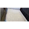 Image 2 : QUENSIZE SEALY POSTUREPEDIC EURO TOP MATTRESS