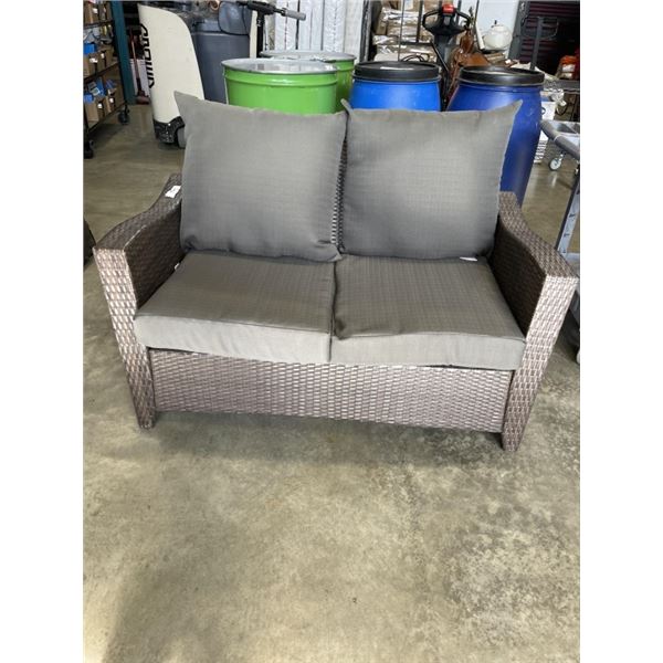RATTAN CANVAS COLLECTION LOVE SEAT