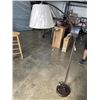 Image 3 : FLOOR LAMP AND TABLE LAMP
