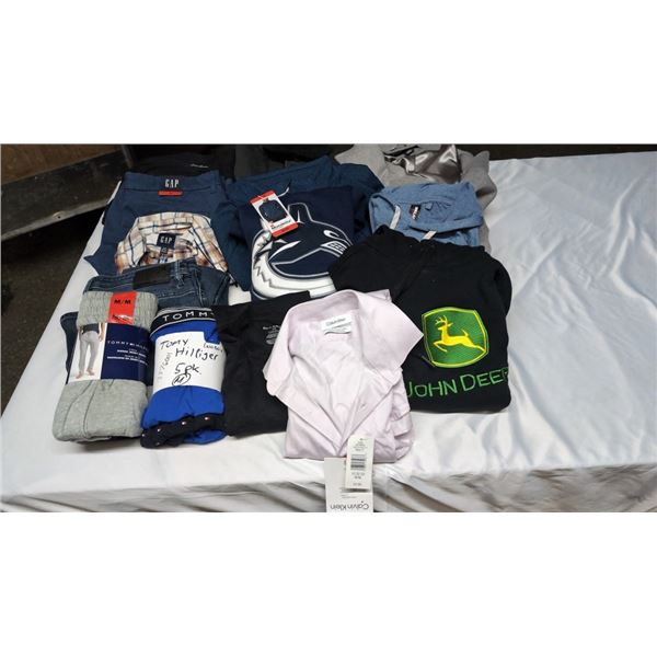 LOT OF NEW MEN'S CLOTHING SIZE MEDIUM APPROX 15PCS