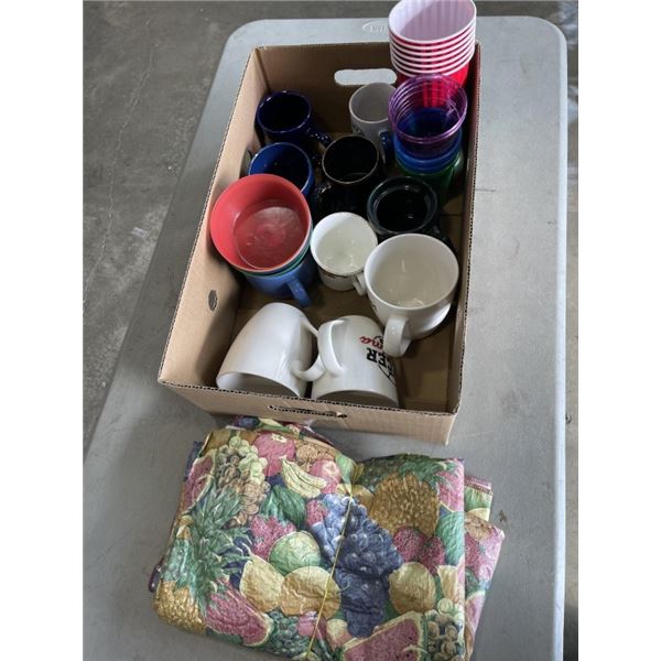 TRAY OF KITCHEN MUGS, PLASTIC CUPS, PATIO TABLE CLOTH WITH UMBRELLA HOLE