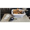 Image 2 : LAUNDRY BASKET WITH WOODEN & PLASTIC HANGERS