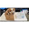Image 1 : 2 TRAYS OF HOME DECOR ITEMS
