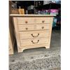 Image 2 : DREXEL HERITAGE DRESSER AND NIGHT STAND