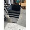 Image 2 : SET OF 4 VIGORO 22.5 INCH SYDNEY CHEVRON PLASTIC PLANTERS