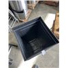 Image 4 : SET OF 4 VIGORO 22.5 INCH SYDNEY CHEVRON PLASTIC PLANTERS