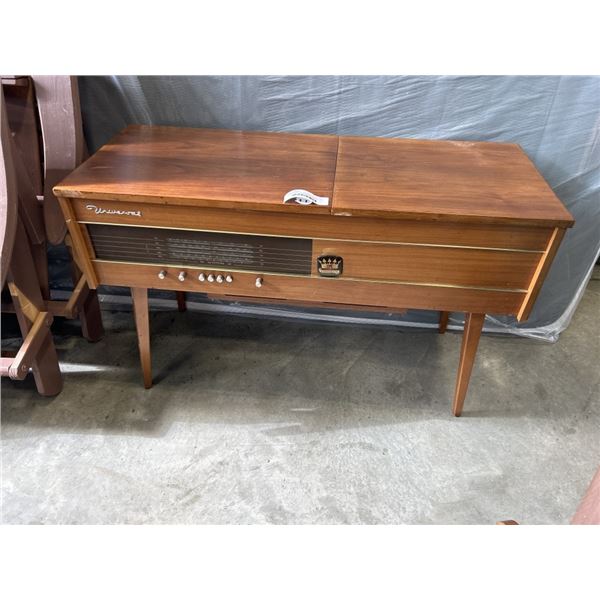 MCM KORONETTE UNIVERSAL STEREO RECORD PLAYER