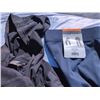 Image 3 : LOT OF NEW WOMEN'S CLOTHING SIZE XXL AND 2 PAIRS OF NEW CONVERSE SIZE 7 SHOES