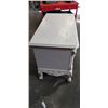 Image 3 : WHITE ANTIQUE LOOK SINGLE PEDESTAL DESK