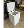 Image 2 : INSIGNIA CHERST FREEZER, WORKING