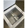 Image 3 : INSIGNIA CHERST FREEZER, WORKING