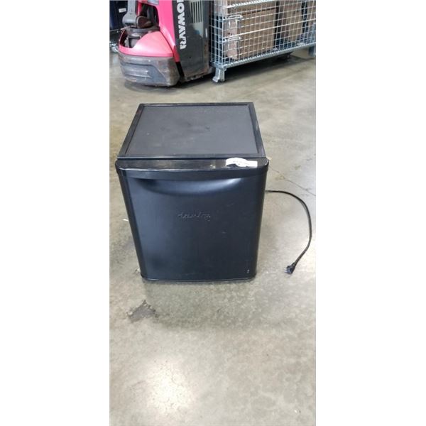 DANBY RETRO BAR FRIDGE, WORKING