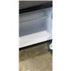 Image 5 : DANBY RETRO BAR FRIDGE, WORKING