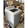 Image 2 : INSIGNIA HIGH EFFICIENCY WASHER, WORKING