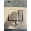 Image 2 : VIVO PORTABLE TRIPOD PROJECTOR SCREEN. 4:3