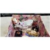 Image 3 : BOX OF COLLECTIBLES - LIMOGES, ETC