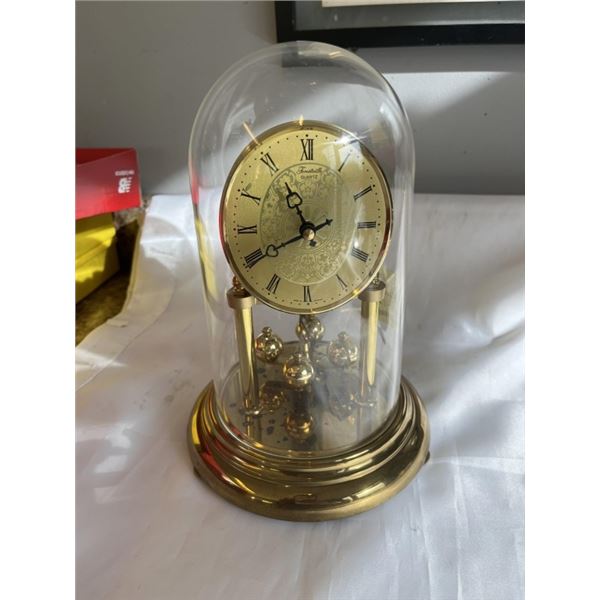 OLD STYLE CLOCK W/ CASE - BATTERIES REQUIRED