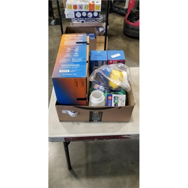TRAY OF BETTER BOAT ITEMS INCLUDING TRAILER JACK + WHEEL, 25FT BOAT HOSE, 2 BOAT BLOWER HOSES, DECK 