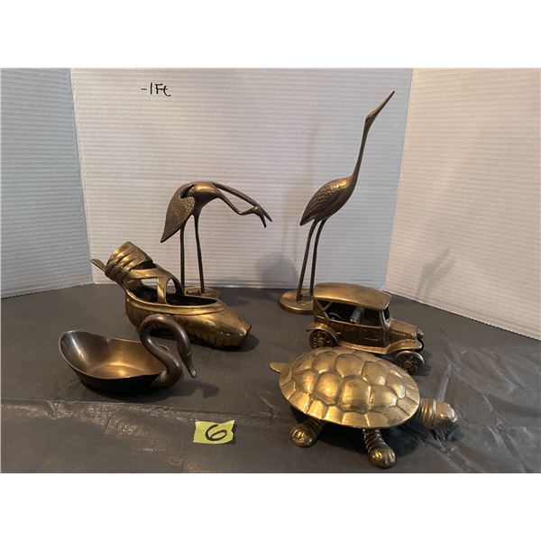 Brass assorted collectables (2 birds, ballet shoe, turtle, car and swan)