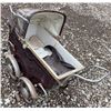 Image 2 : Mid-20th Century Baby Pram Carriage with Metal Frame and Fabric Canopy