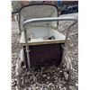 Image 3 : Mid-20th Century Baby Pram Carriage with Metal Frame and Fabric Canopy