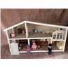 Image 5 : Lundby Dollhouse with Miniature Furniture, Accessories, and Three Dolls