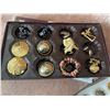 Image 2 : Vintage Costume Jewellery Lot: Earrings, Brooches, Pins, Clip-Ons, 30+ Pieces