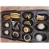 Image 6 : Vintage Costume Jewellery Lot: Earrings, Brooches, Pins, Clip-Ons, 30+ Pieces