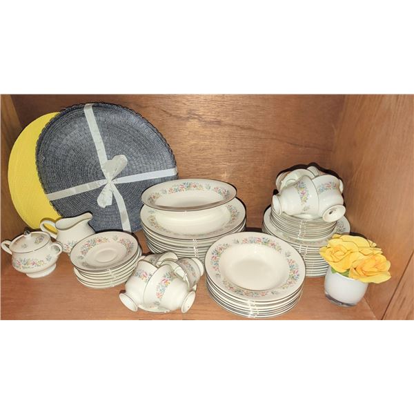 Wedgwood Bone China Aspen Dinnerware Set, Made in England, Service for Multiple