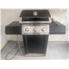 Image 2 : Broil King 2800 Three-Burner Natural Gas Grill with Side Shelves