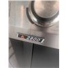 Image 3 : Broil King 2800 Three-Burner Natural Gas Grill with Side Shelves