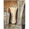 Image 4 : Glass and Ceramic Vases, Metal Bird Figurine, and Decorative Pieces Lot