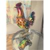 Image 3 : Media Decor Group with Table Lamp, Rooster Figurine, Mirror Tray, Canvas Art