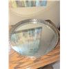 Image 4 : Media Decor Group with Table Lamp, Rooster Figurine, Mirror Tray, Canvas Art