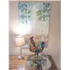 Image 8 : Media Decor Group with Table Lamp, Rooster Figurine, Mirror Tray, Canvas Art