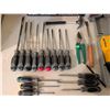 Image 4 : Maximum Screwdriver Set, Hand Tool Kit, Cordless Drill with Charger and Accessories