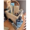 Image 3 : Breville Fast Slow Cooker, Kettle, Knife Tray, Chocolate Fondue Set, Baskets, Decor Lot
