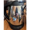 Image 5 : Breville Fast Slow Cooker, Kettle, Knife Tray, Chocolate Fondue Set, Baskets, Decor Lot